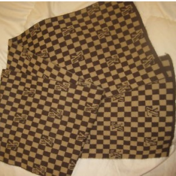 Louis Vuitton Accessories - LOUIS VUITTON Authentic vintage SCARF LOGO CHECKERED BEIGE/BROWN UNISEX